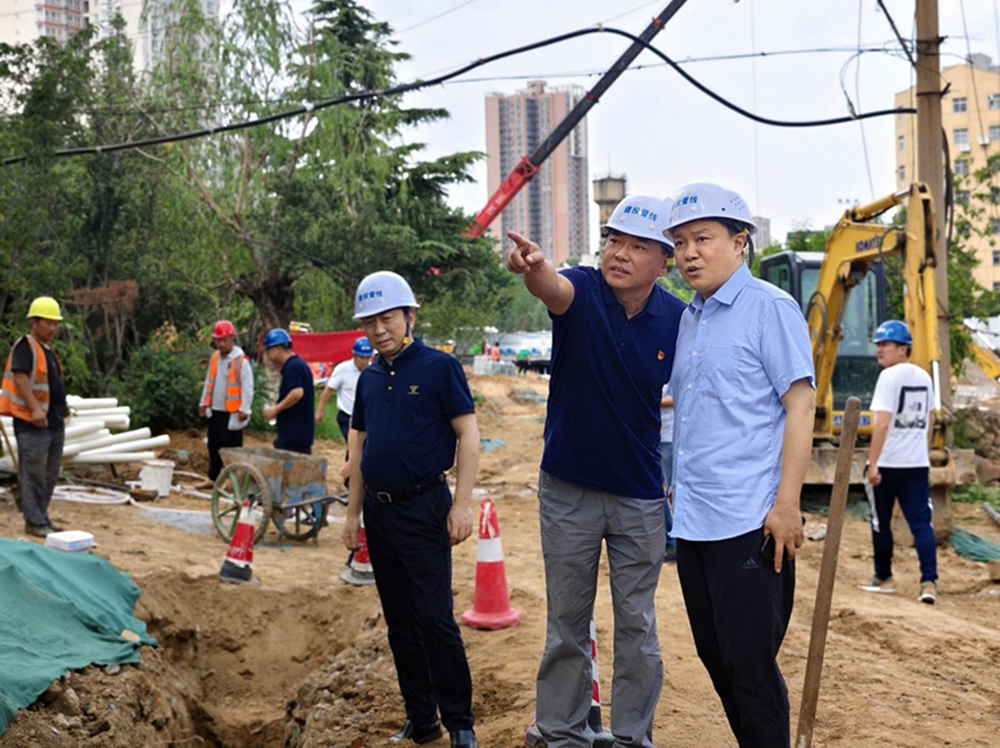 九州官方网站_九州(中国)
副总经理张岩到郑州建投通讯管线有限公司开展安全生产检查